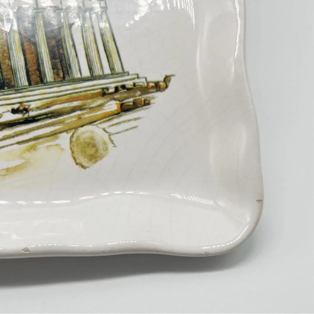 Sur la table Small Serving Dish